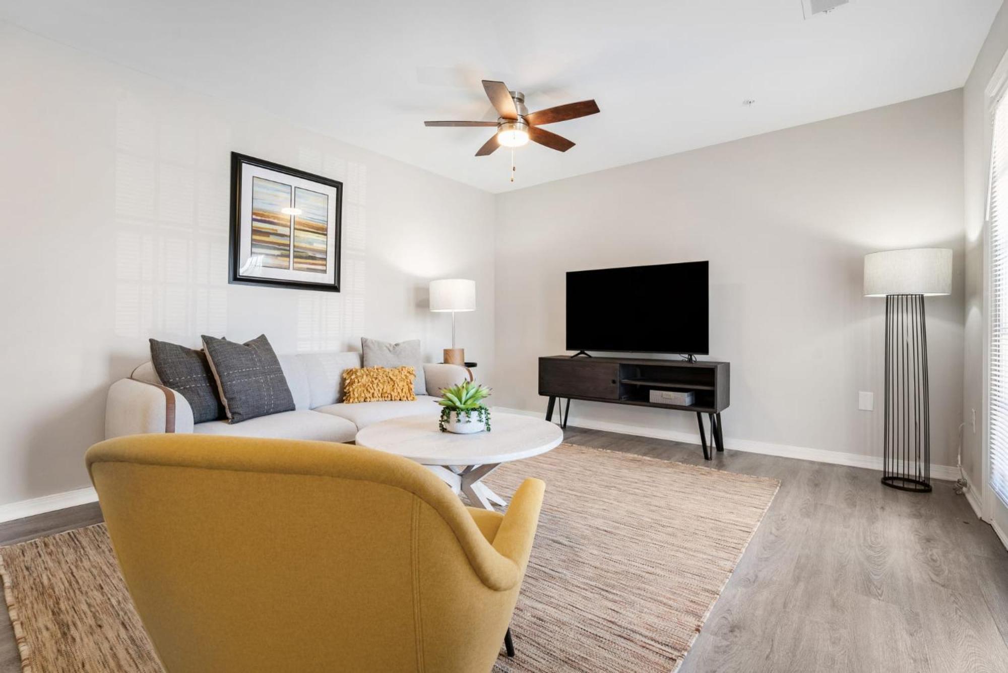 One Bedroom Apartment Near Downtown Ралей Екстериор снимка